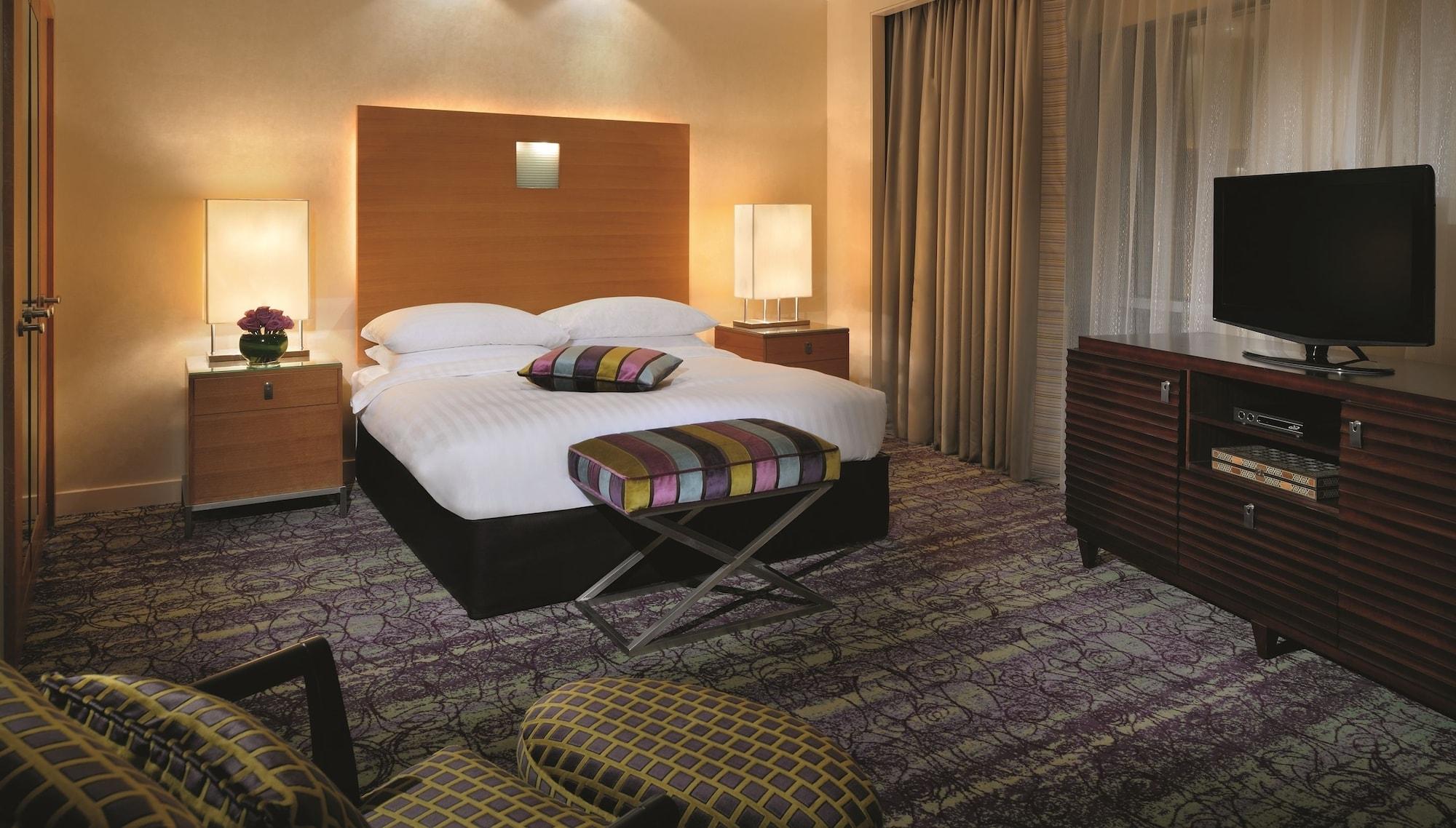 Qabila Westbay Hotel By Marriott Doha Extérieur photo A bedroom at the MGM Grand