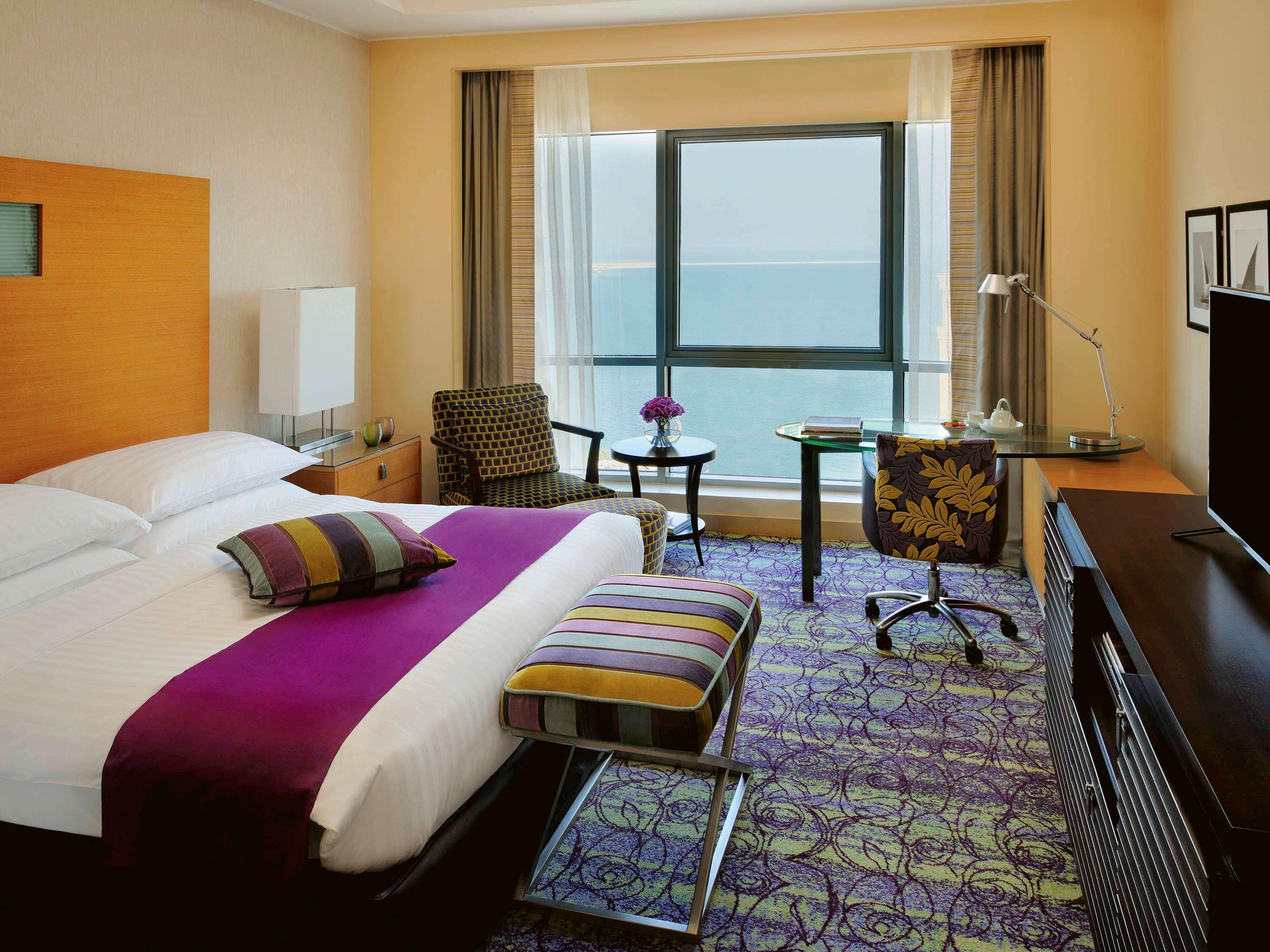 Qabila Westbay Hotel By Marriott Doha Extérieur photo A room at the hotel