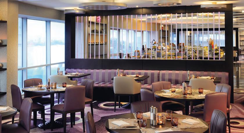 Qabila Westbay Hotel By Marriott Doha Extérieur photo The interior of the restaurant