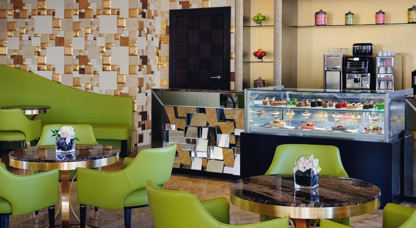 Qabila Westbay Hotel By Marriott Doha Extérieur photo The Lounge at the airport