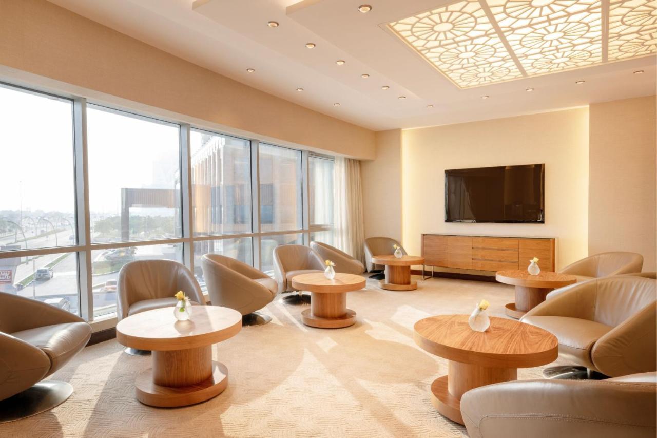 Qabila Westbay Hotel By Marriott Doha Extérieur photo The lounge at the airport