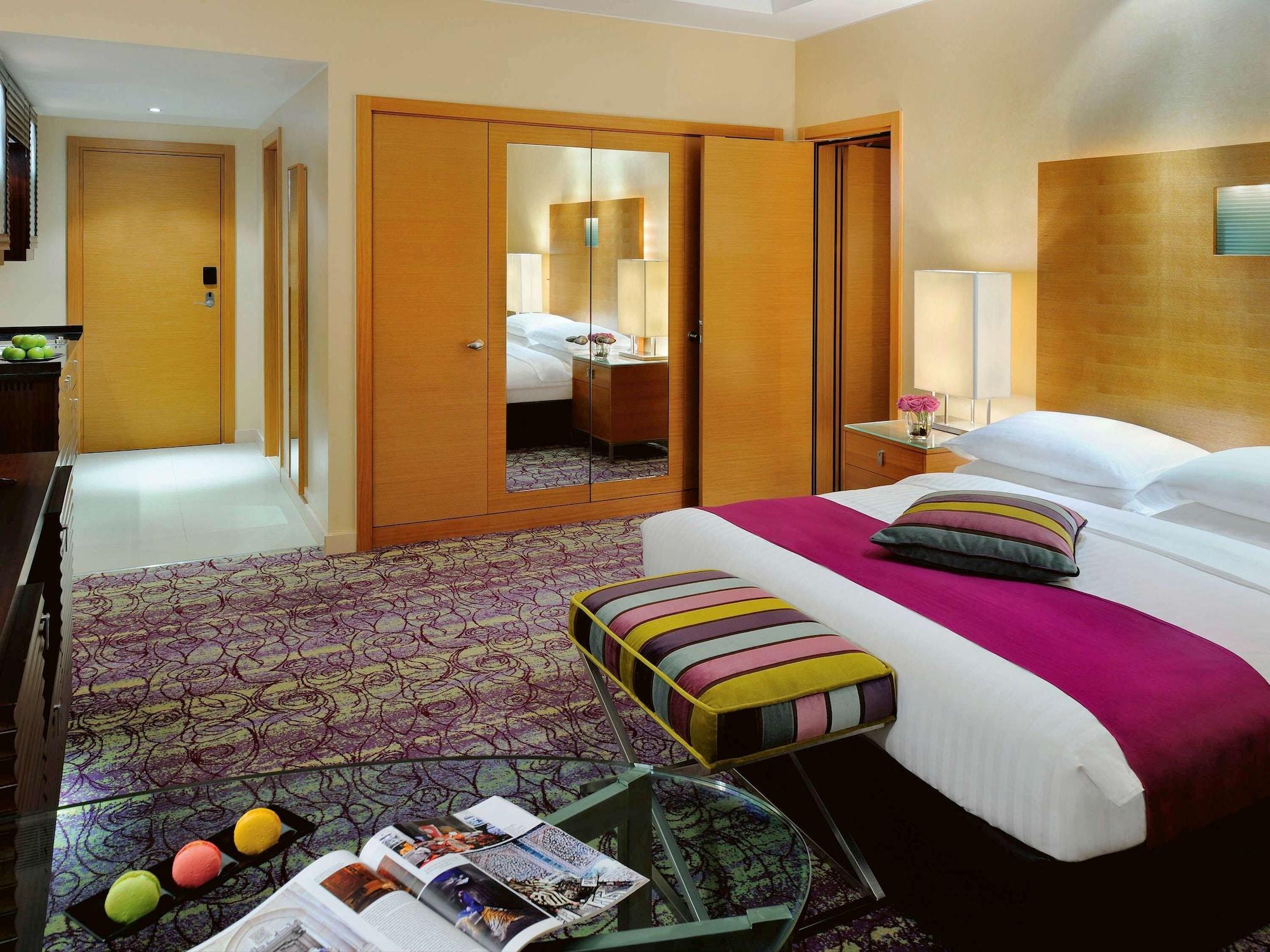 Qabila Westbay Hotel By Marriott Doha Extérieur photo Suite