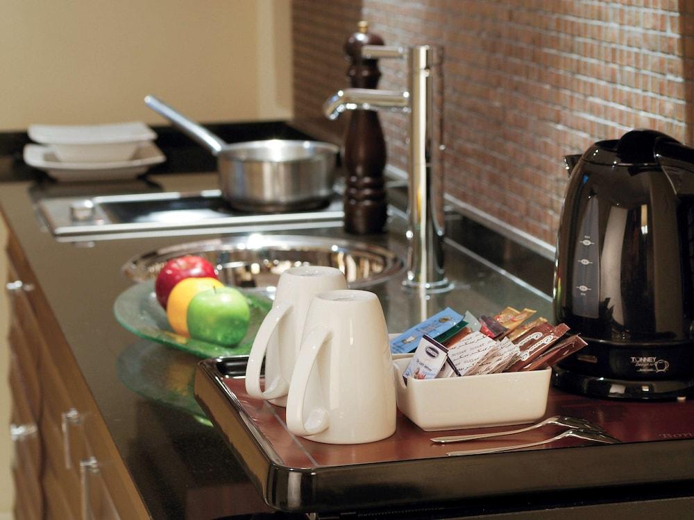Qabila Westbay Hotel By Marriott Doha Extérieur photo A kitchen in a serviced apartment