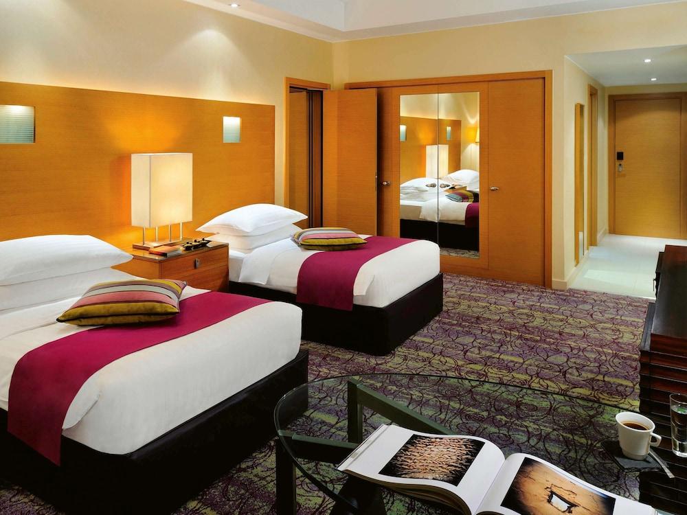 Qabila Westbay Hotel By Marriott Doha Extérieur photo A typical room at the hotel
