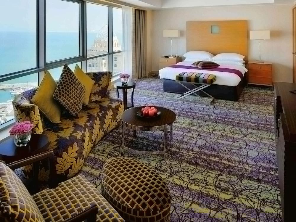 Qabila Westbay Hotel By Marriott Doha Extérieur photo A suite at the hotel