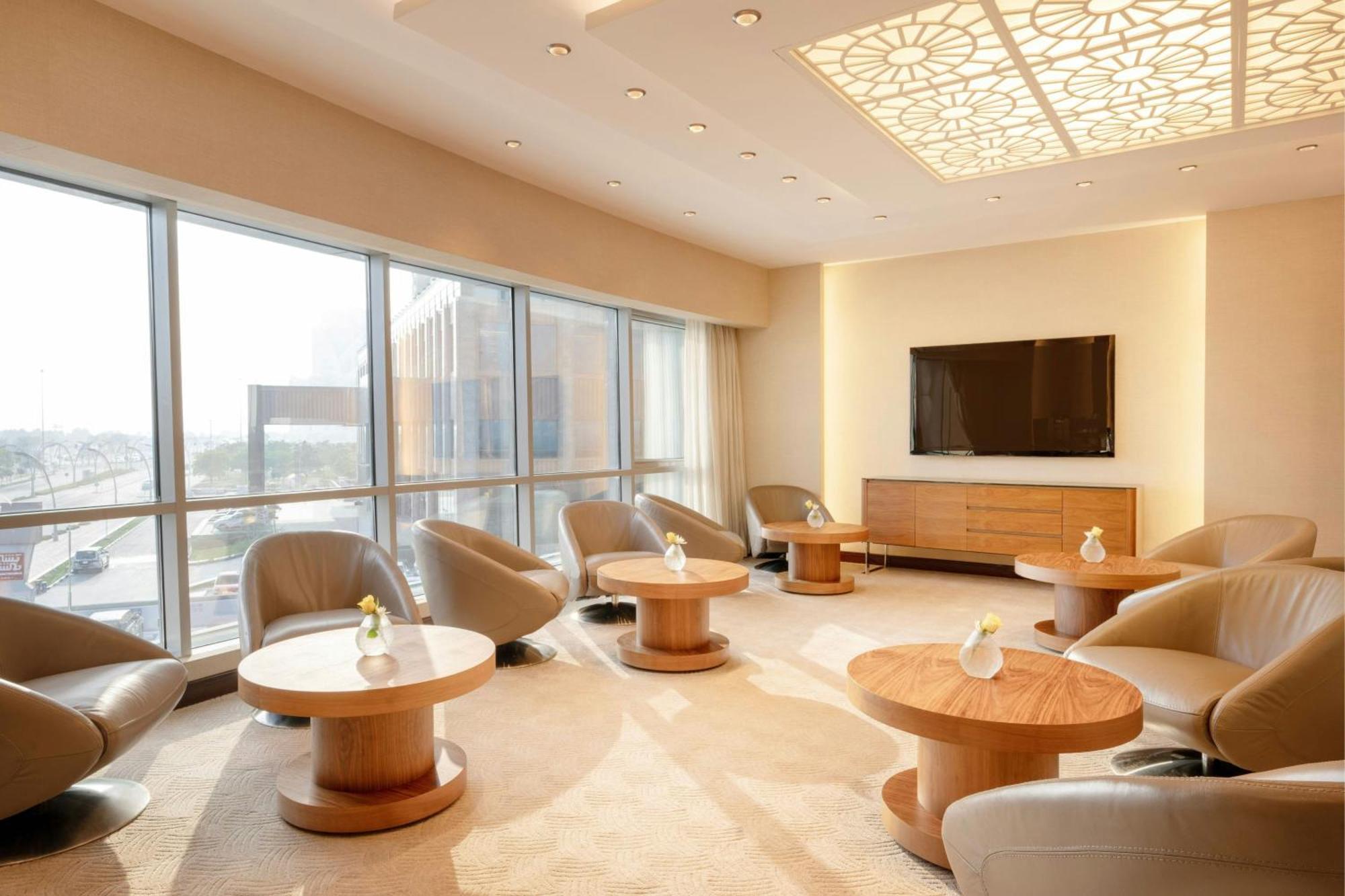 Qabila Westbay Hotel By Marriott Doha Extérieur photo The lounge at the airport